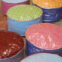 poufs multicolore en toile plastifié